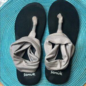 Sanuk Yoga Sling Black and Gray Sandals size 9